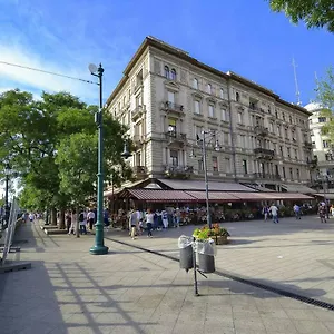 Vigado Square Panorama بودابست