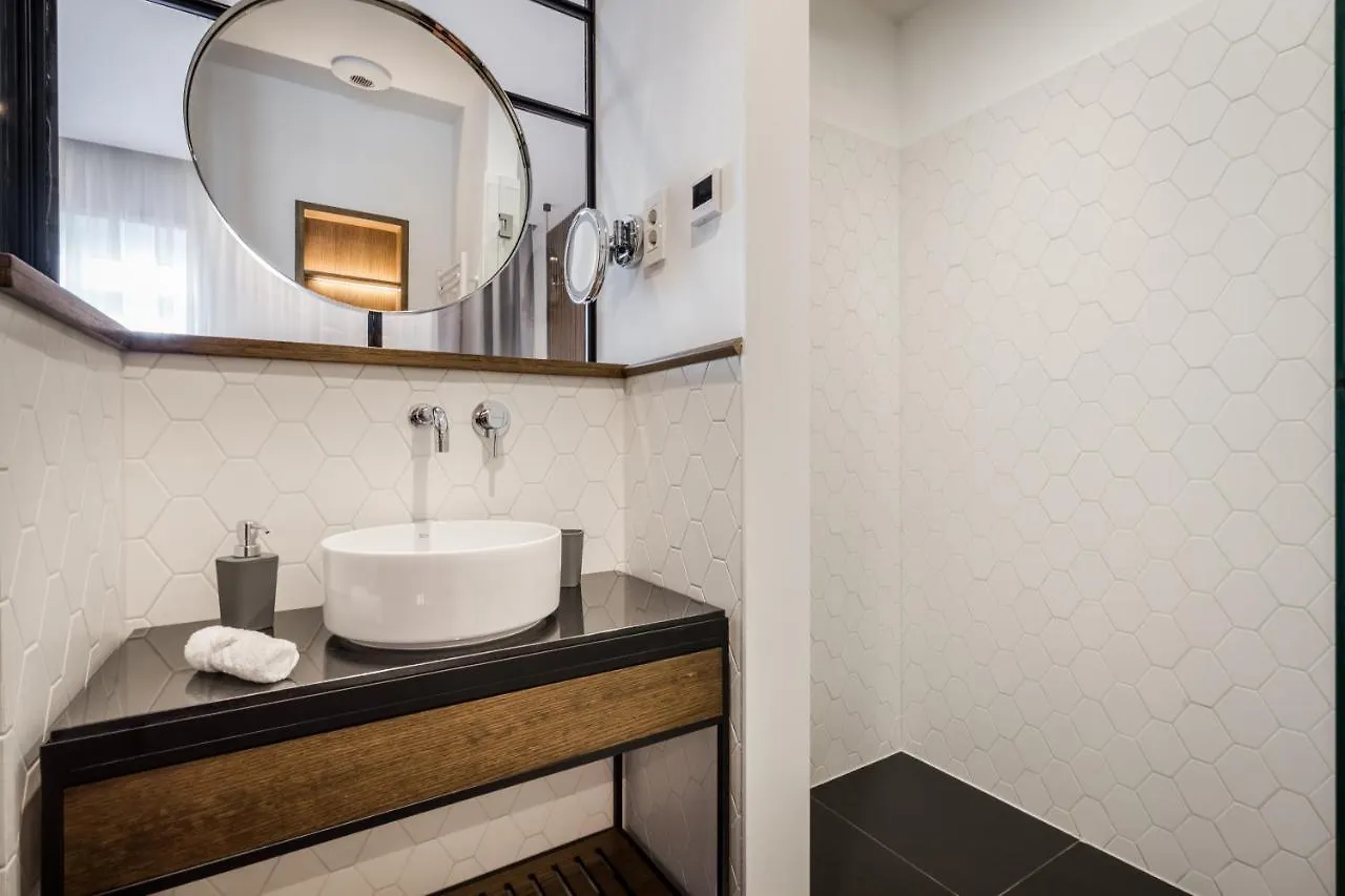 Budapest Eye- Boutique Suites, By Bqa Hotel