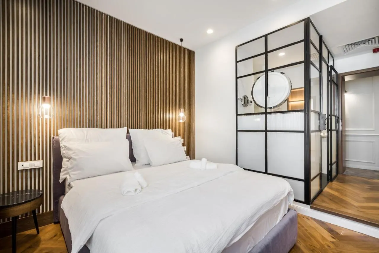 Budapest Eye- Boutique Suites, By Bqa