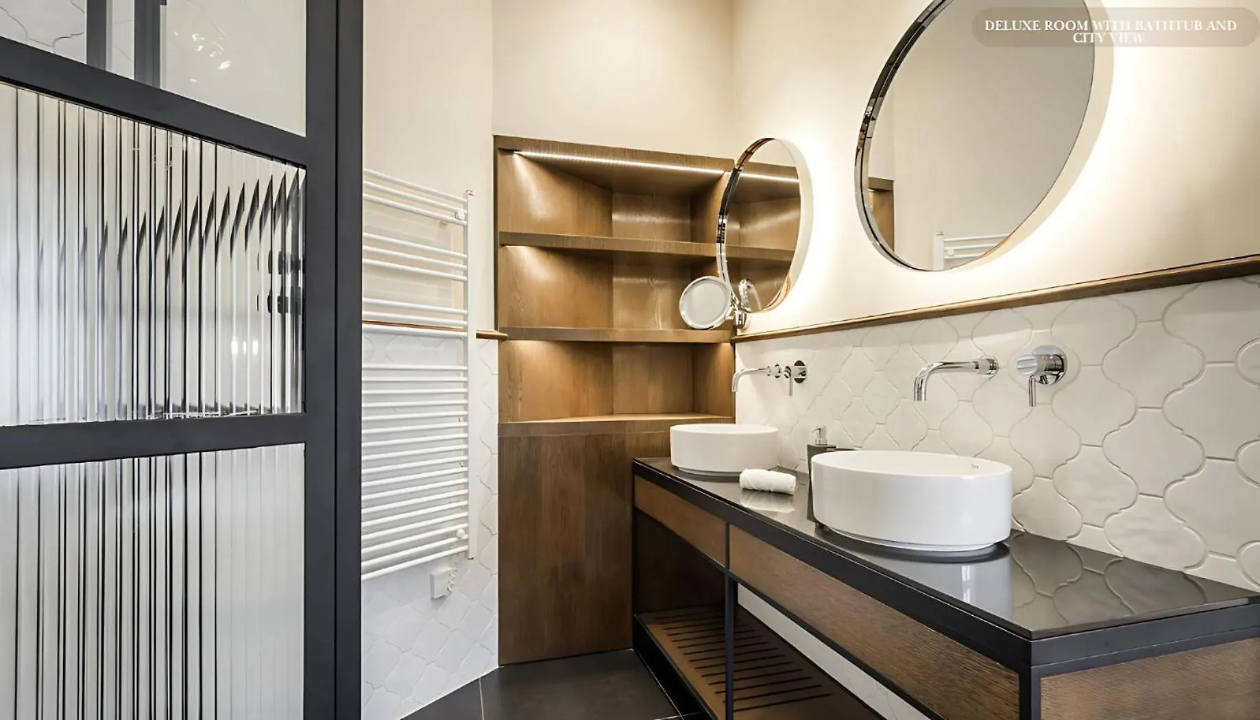 Budapest Eye- Boutique Suites, By Bqa 3*,